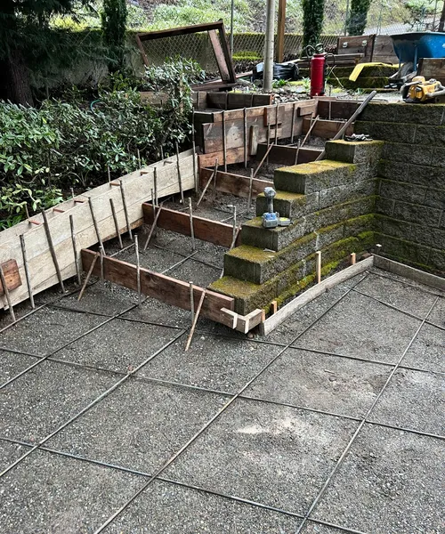 Broom Finish Steps ,retaining Wall And Patio, Integral Concrete Color in Mercer Island 